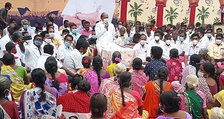 தென்மகாதேவமங்கலத்தில் திமுக மக்கள் கிராம சபைக் கூட்டம்