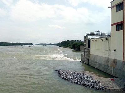 காவிரியில் தண்ணீர் திறப்பு கதவணைகளில் மின் உற்பத்தி அதிகரிப்பு