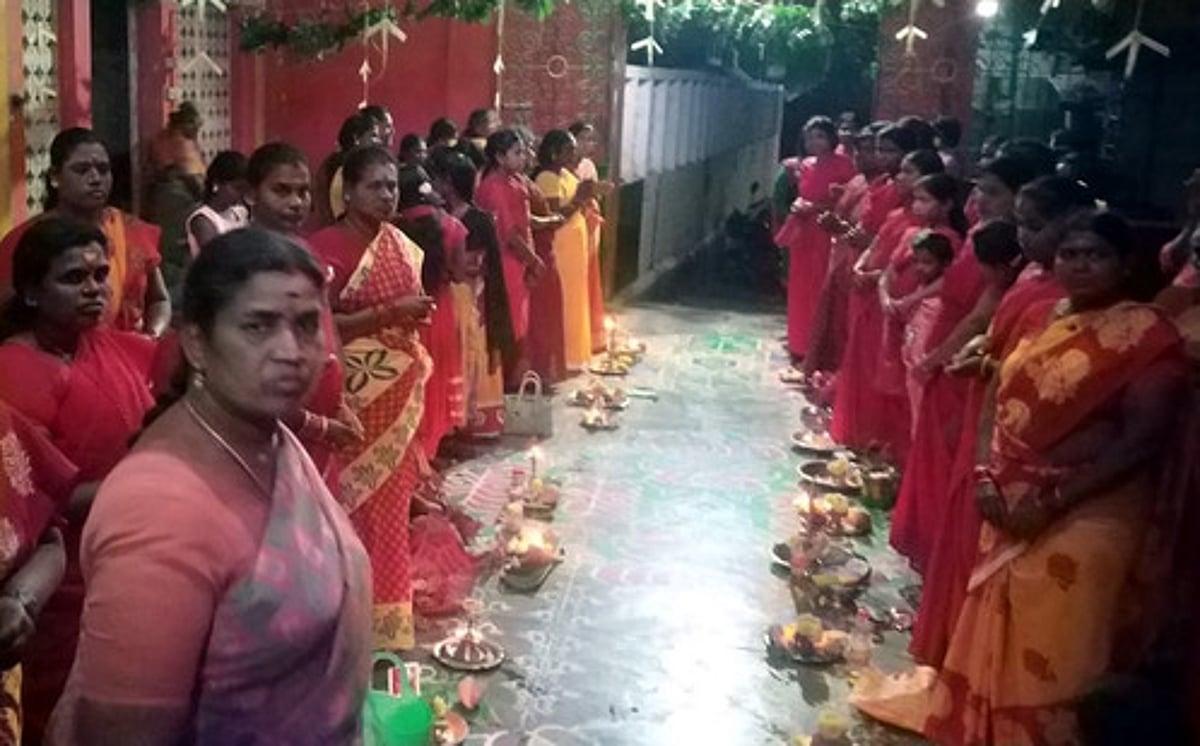 உலக நன்மைக்காக திருவிளக்கு பூஜை
