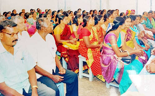 ‘சத்துணவுப் பணியாளா்களுக்கு பொங்கல் பரிசாக ரூ.2,500 வழங்க வேண்டும்’