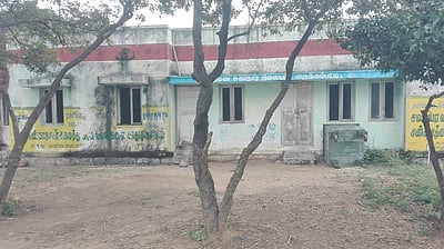 எருக்கம்பட்டியில் பூட்டிக் கிடக்கும் துணை சுகாதார நிலையம்