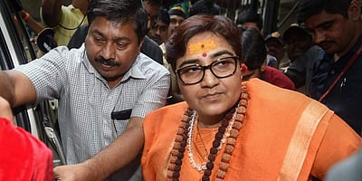 கல் எறிவதற்கு எதிராக சட்டம்: பிரக்யா தாக்குர் எம்.பி. ஆதரவு