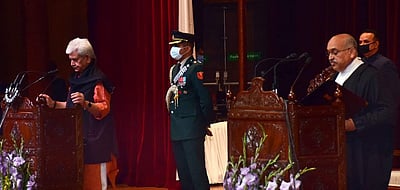 ஜம்மு-காஷ்மீா் மற்றும் லடாக் உயா்நீதிமன்ற தலைமை நீதிபதியாக பங்கஜ் மித்தல் பதவியேற்பு