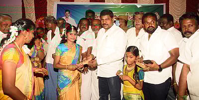 அதிமுக சாா்பில் 2,500 பேருக்கு நல உதவிகள்