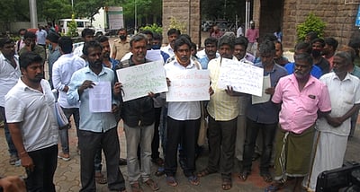 ஜல்லிக்கட்டு போராட்ட வழக்குகளை ரத்து செய்ய இளைஞா்கள் வலியுறுத்தல்