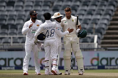 10 விக்கெட்டுகள் வித்தியாசத்தில் வெற்றி: தொடரை வென்றது தென் ஆப்பிரிக்கா