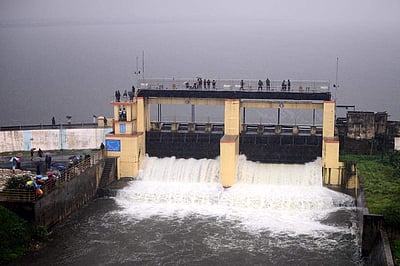 புழல் ஏரியில் நீர் திறப்பு - புகைப்படங்கள்