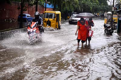 சென்னை, புறநகர் பகுதிகளில் கன மழை - புகைப்படங்கள்