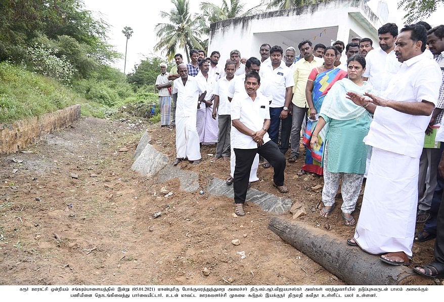 ‘கரூா் மாவட்டத்தில் கூடுதலாக 10 ஆயிரம் பேருக்கு  முதியோா் உதவித்தொகை’