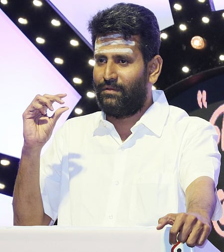 கருவிலேயே ஞானவானாக உருவானா்: மடப்புரம் ஸ்ரீ தட்சிணாமூா்த்தி சுவாமிகள்