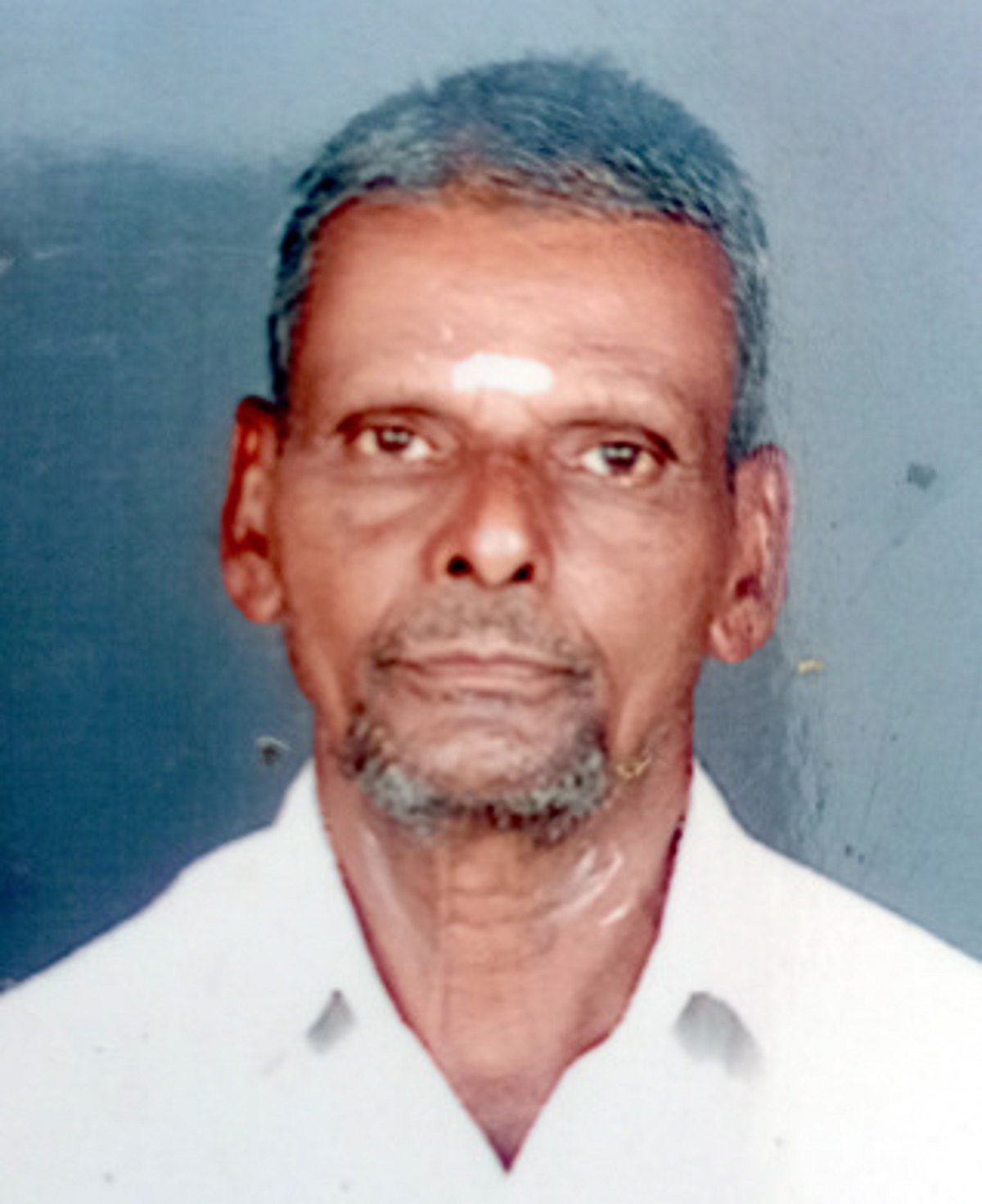 பொங்கல் பரிசுத் தொகுப்பு பெற வந்த முதியவா் மாரடைப்பால் பலி