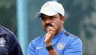 தில்லி கேபிடல்ஸ் அணியின் உதவிப் பயிற்சியாளராக பிரவீன் ஆம்ரே நியமனம்