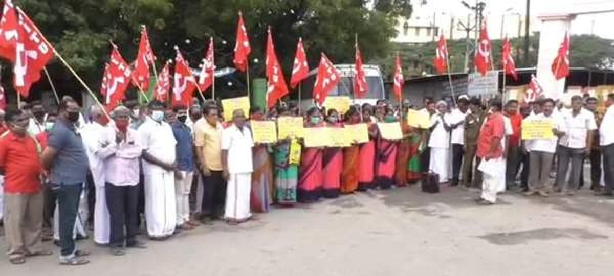 வேளாண் திருத்த சட்டத்தை திரும்ப பெற வலியுறுத்தி மறியல் முயற்சி: சிஐடியுவினர்-காவலர்களிடையே தள்ளுமுள்ளு