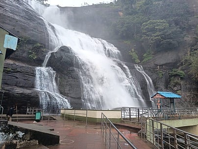 குற்றாலம் பேரருவியில் 2 ஆவது நாளாக குளிக்கத் தடை