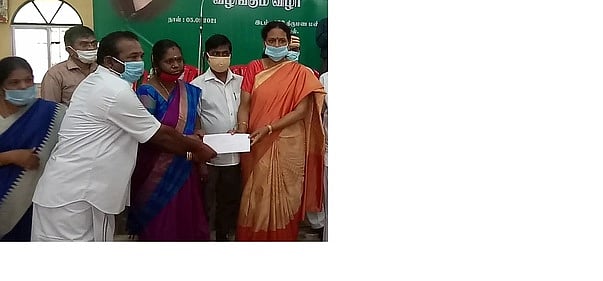 சிறப்பான செயல்பாடு: சேங்காலிபுரம் பள்ளிபெற்றோா் ஆசிரியா் கழகத்துக்கு ஊக்கத் தொகை