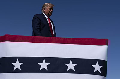 டிரம்பின் சமூக வலைதள கணக்குகள் தற்காலிகமாக முடக்கம்