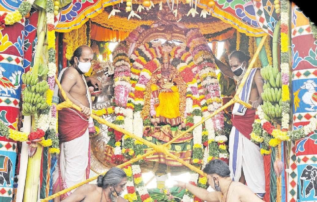 மீனாட்சி சுந்தரேசுவரர் கோயில் அஷ்டமி சப்பரம் வீதியுலா