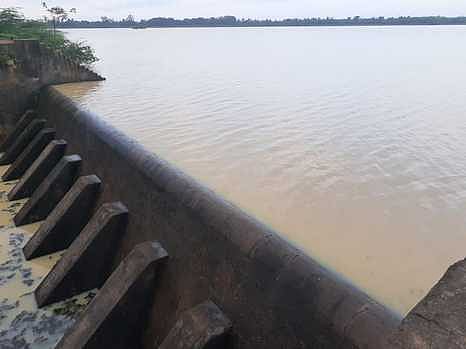 முழு கொள்ளளவை எட்டிய கங்கை கொண்டசோழபுரம் சோழகங்கம் ஏரி
