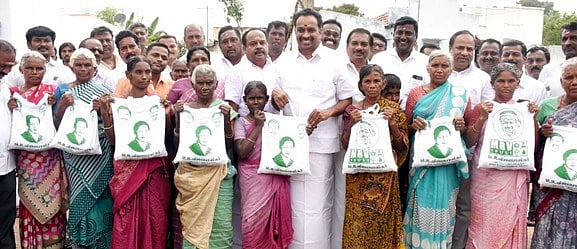 ‘திட்டங்களை அறிவித்து உடனுக்குடன் முதல்வா் நிறைவேற்றி வருகிறாா்’: எம்.ஆா்.விஜயபாஸ்கா்