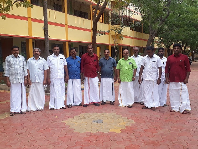 அரசுப் பள்ளிகளில் வேட்டி வாரம் கொண்டாட்டம்