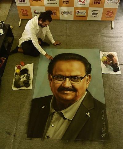 'பாடும் நிலா பாலு'வுக்கு அஞ்சலி செலுத்திய ரங்கோலி கலைஞர் - புகைப்படங்கள்