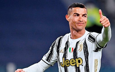 சாதனைகளைத் தகர்த்த நட்சத்திர வீரர்கள்