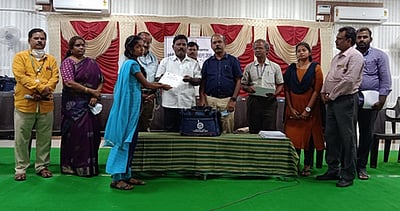 கல்லூரியில் பட்டுப் புழு வளா்ப்புகுறித்த பயிற்சி