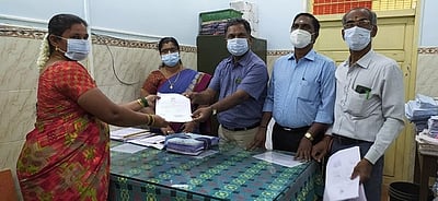 கிராம ஊராட்சி வாா்டுகளில் 18 பேருக்கு வெற்றிச் சான்றிதழ்