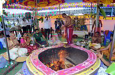 காரைக்கால் துறைமுகத்தில் நவ சண்டி ஹோமம்