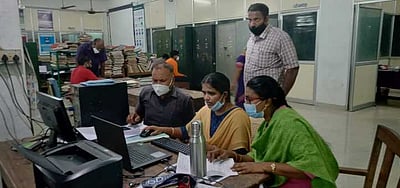 வட்டாரப் போக்குவரத்து அலுவலகத்தில் லஞ்ச ஒழிப்பு போலீஸாா் சோதனை: ரூ.1.29 லட்சம் பறிமுதல்