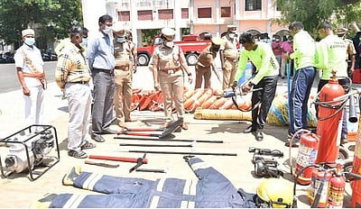 தீயணைப்புத் துறையினா் பேரிடா் தடுப்பு ஒத்திகை