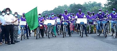 உலக வீடற்றோர் நாள்: சென்னையில் விழிப்புணர்வு மிதிவண்டி பேரணி