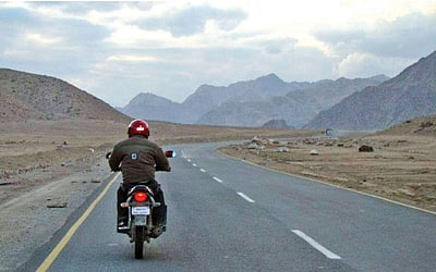 இணைய வெளியினிலே...