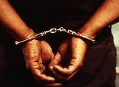 ஸ்ரீவில்லிபுத்தூர் அருகே இரு கைதிகள் தப்பி ஓட்டம்: விடிய விடிய தேடி வரும் போலீசார் 