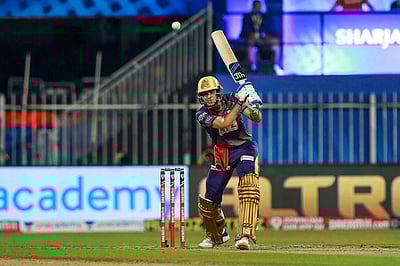 கில் அதிரடி தொடக்கம்: இலக்கை எட்டுமா கொல்கத்தா? கட்டுப்படுத்துமா பெங்களூரு?