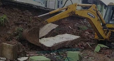 உதகையில் பலத்த மழை: அரசு மருத்துவமனை தடுப்புச் சுவர் இடிந்து விழுந்தது