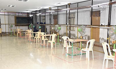 மாங்காடு: வாக்கு எண்ணும் பணியாளர்கள் போராட்டம்