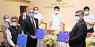 ரூ.1200 கோடியில் பல்முனைய சரக்கு போக்குவரத்து பூங்கா: மத்திய அமைச்சா்கள் - முதல்வா் முன்னிலையில் புரிந்துணா்வு ஒப்பந்தம்