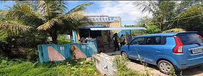  திருவாரூர் அருகே வீட்டின் கதவை உடைத்து நகை, பணம் கொள்ளை