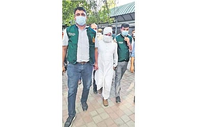 தில்லியில் பாக். பயங்கரவாதி கைது; ஆயுதங்கள் பறிமுதல்; ஐஎஸ்ஐ அமைப்புகளுடன் தொடர்பு