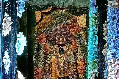 ஆந்திரம்: ரூ.5 கோடி மதிப்பிலான ரூபாய் தாள்களால் அலங்கரிக்கப்பட்ட ஆலயம்