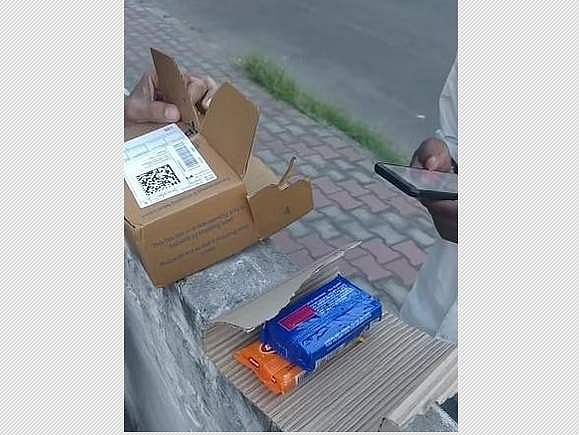 ரூ.51,999 விலையுள்ள ஐஃபோன் ஆர்டர் செய்தவருக்கு வந்ததோ?