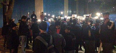 லக்கிம்பூர் கலவரம்: விளக்குடன் இளைஞர் காங். பேரணி