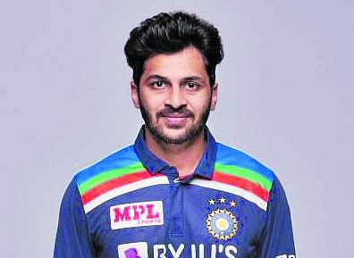 டி20 உலகக் கோப்பை களம்:  அக்ஸா் படேலுக்குப் பதிலாக ஷா்துல் தாக்குா்