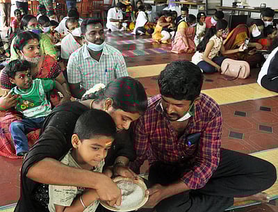 விஜயதசமியை: கோயில்களில் வித்யாரம்பம்