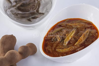 கிராமத்து சுவையில் மதுரை அயிரை மீன் குழம்பு!