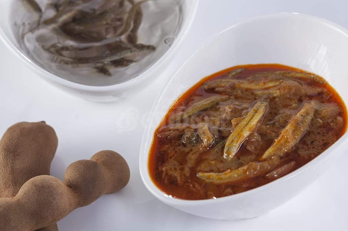 கிராமத்து சுவையில் மதுரை அயிரை மீன் குழம்பு!