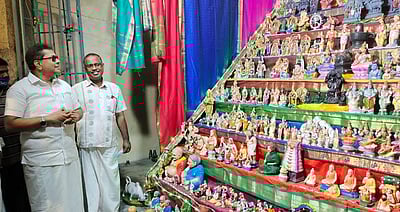 அம்மையாா் மணிமண்டபத்தில் நவராத்திரி கொலு காட்சி நிறைவு