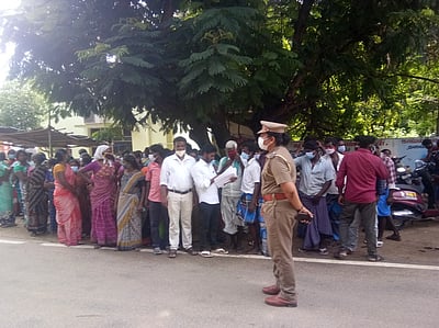 பெரியதச்சூா் ஊராட்சியை இரண்டாகப் பிரிக்கக் கோரி மனு