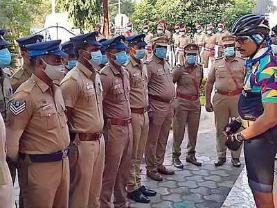சைக்கிளில் பயணம்: திருவள்ளூர் காவல் நிலையங்களில் சைலேந்திர பாபு திடீர் ஆய்வு